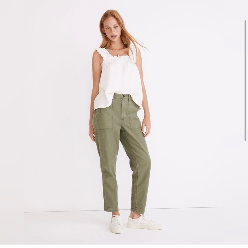 Madewell Griff Tapered Fatigue Cargo Pants in Olive
